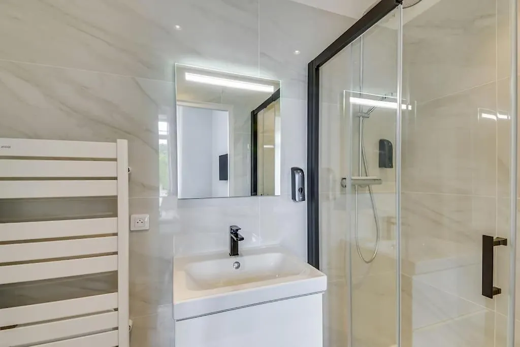 Brp Cannes Center, Eight-Bedroom Luxury Apartments France