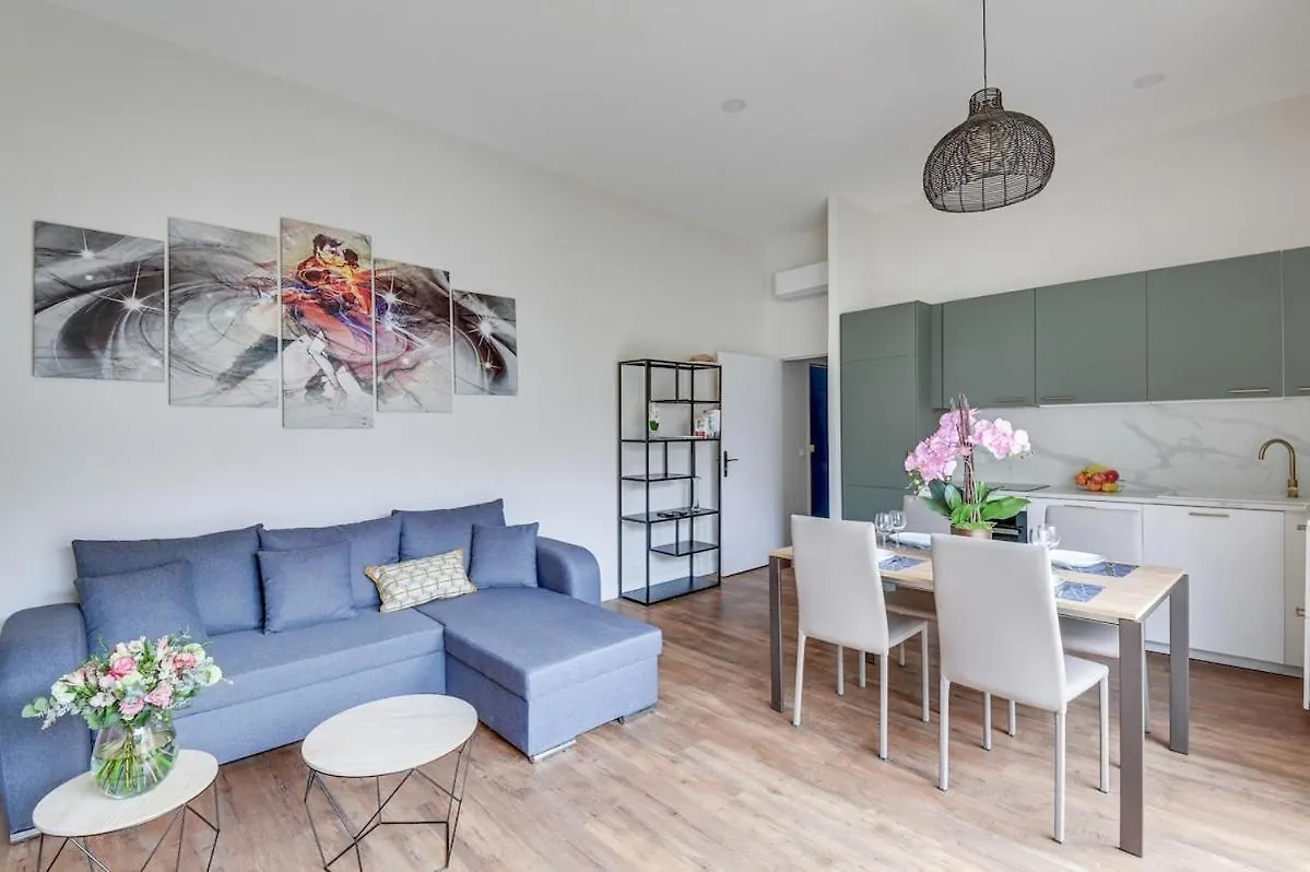 Brp Cannes Center, Eight-Bedroom Luxury Apartments